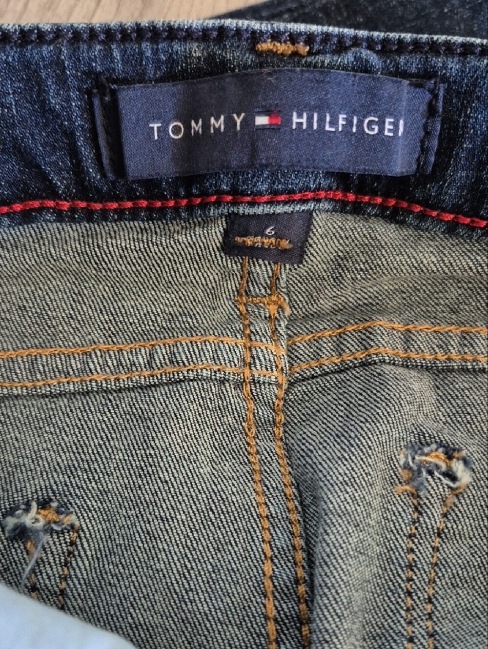 Tommy Hilfiger Women's Dark Blue Skinny Distressed Jeans - Picture 5 of 7
